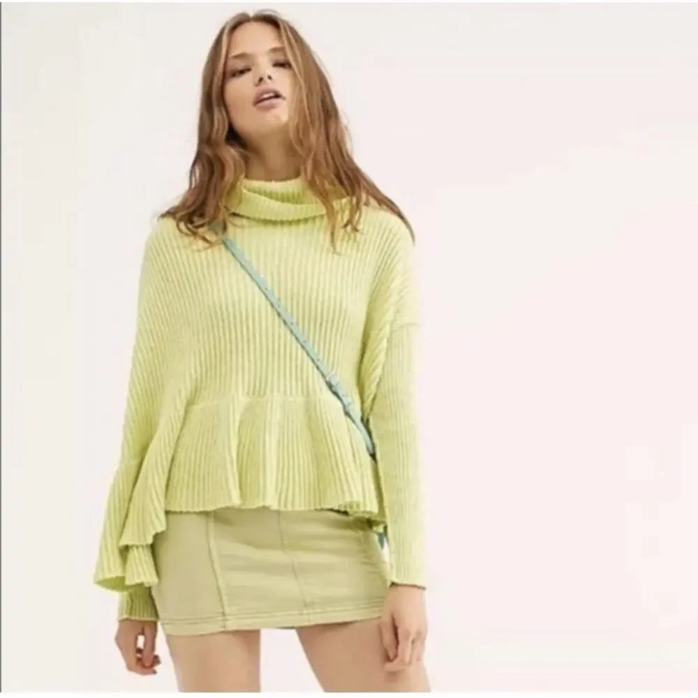 Free People Layer Cake Sweater Key Lime XS Oversized Turtleneck Chunky Knit